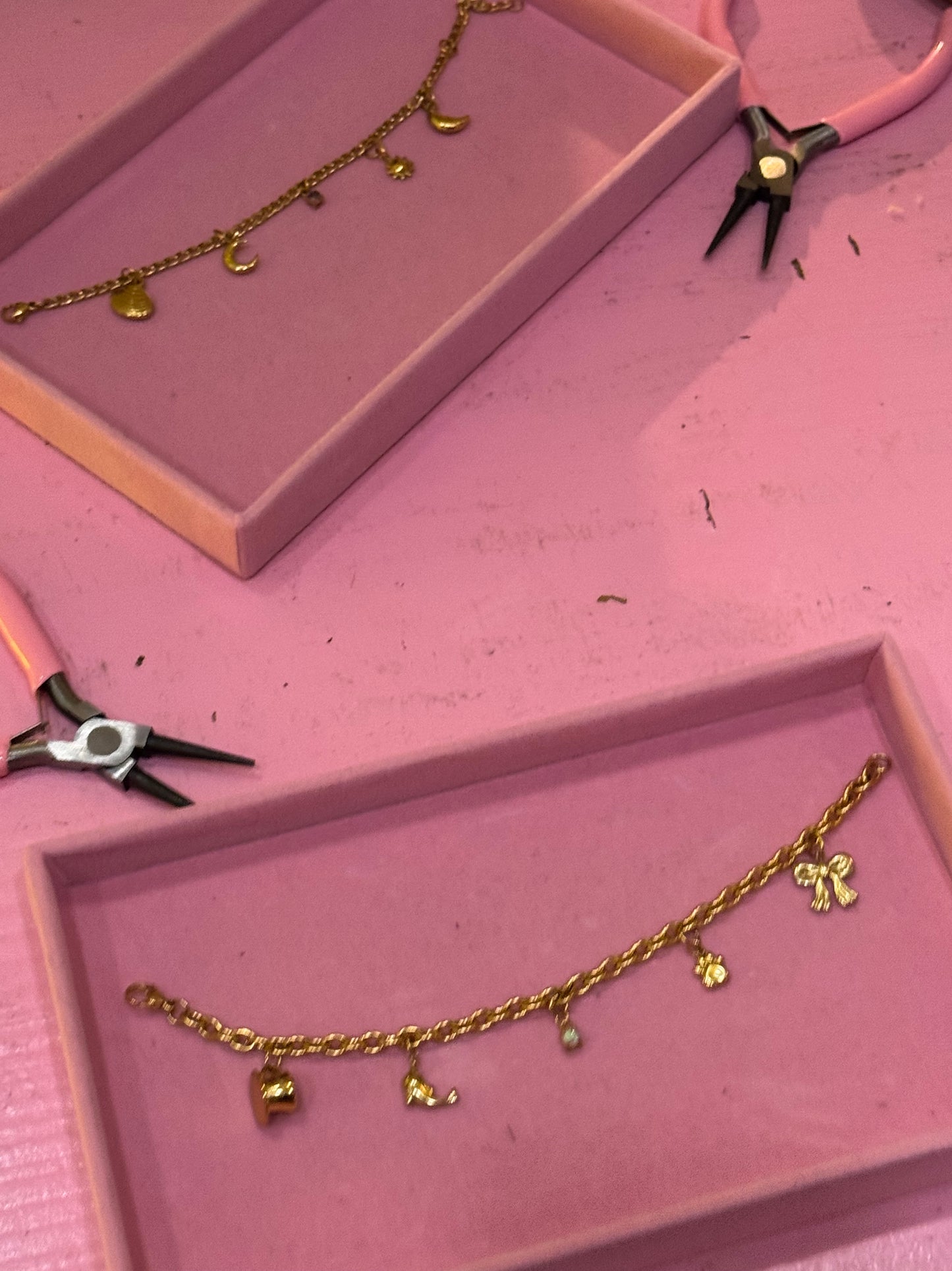 Bloom & Charm Lounge