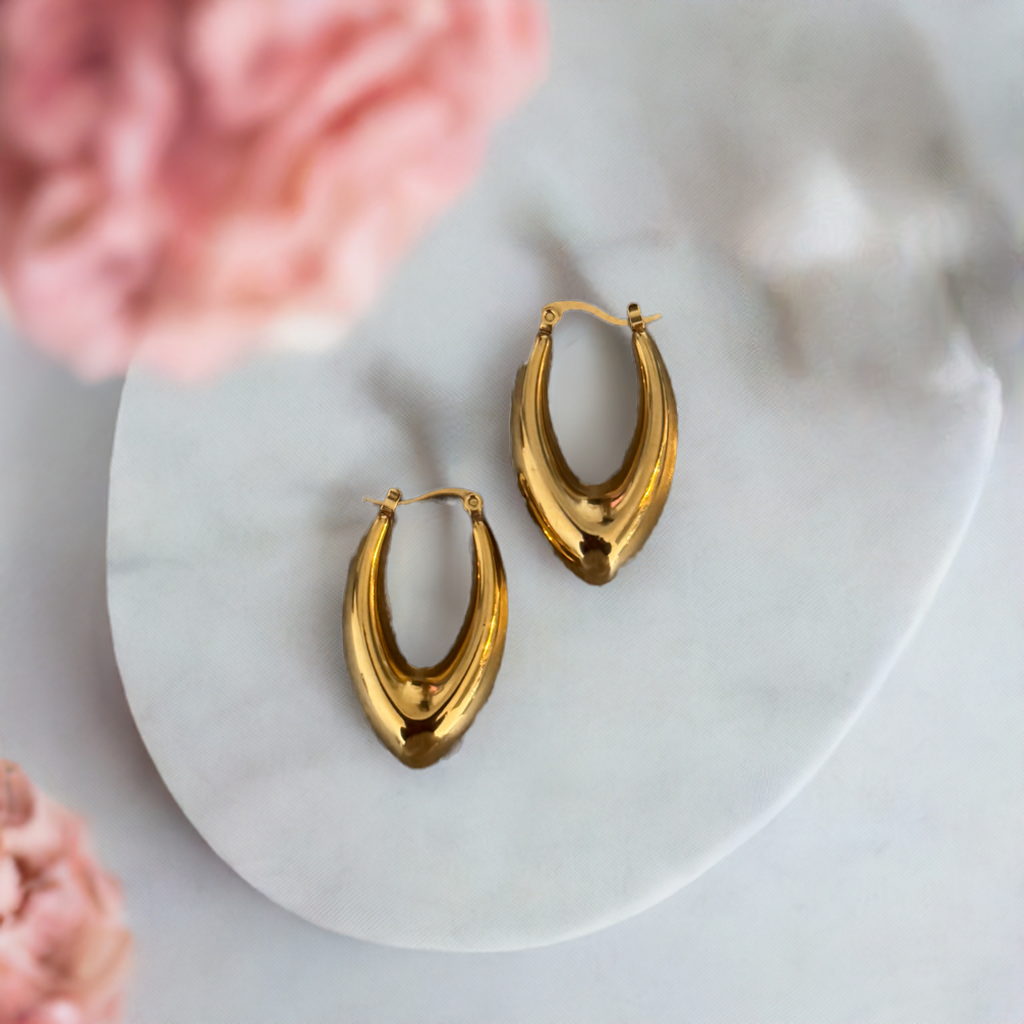 Chic Oval Hoops