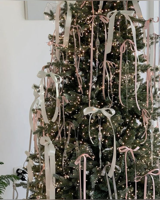 The Festive Charm Lounge